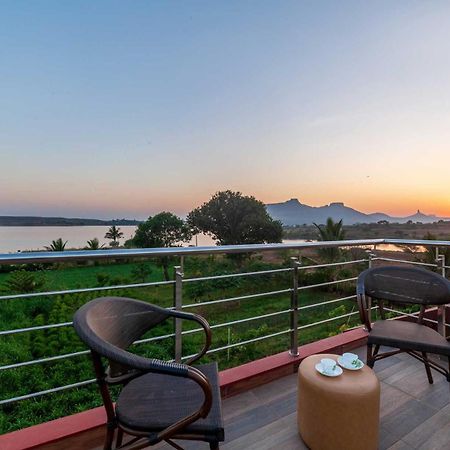 Luna Villa By Stayvista - Lakeside Charm With Terrace, Lush Lawn & Modern Decor Nashik Exterior photo