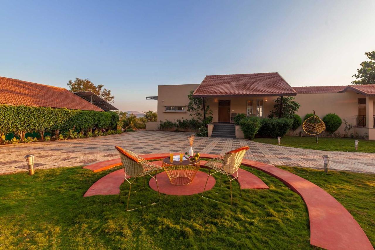 Luna Villa By Stayvista - Lakeside Charm With Terrace, Lush Lawn & Modern Decor Nashik Exterior photo