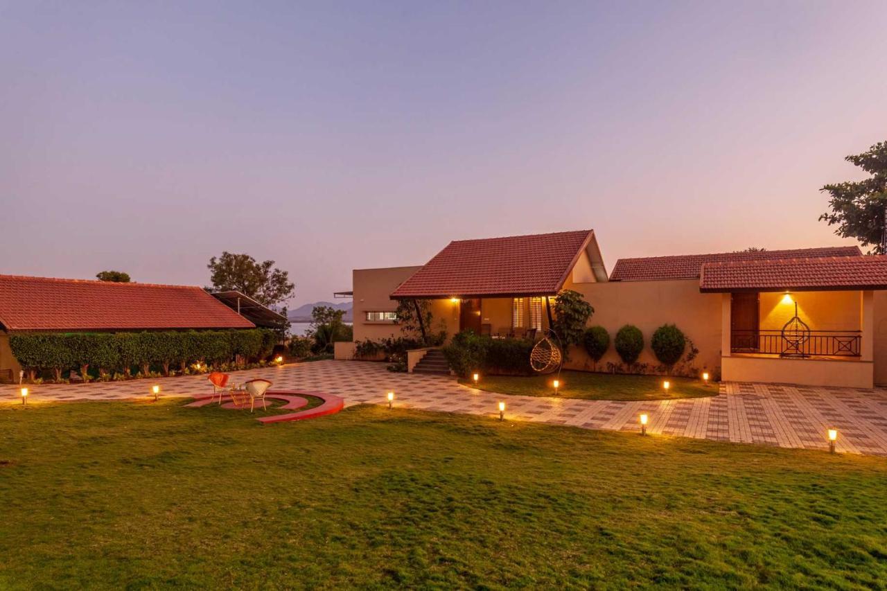 Luna Villa By Stayvista - Lakeside Charm With Terrace, Lush Lawn & Modern Decor Nashik Exterior photo