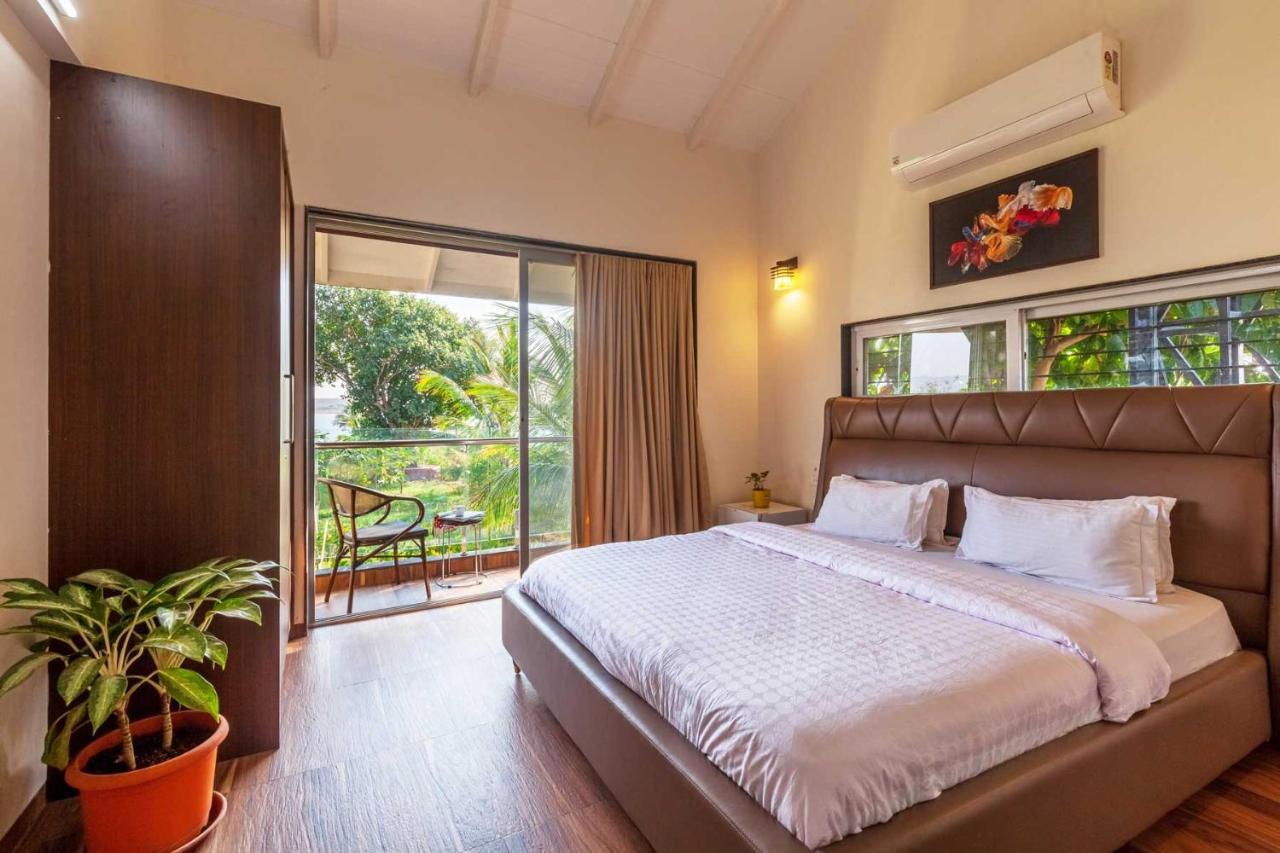 Luna Villa By Stayvista - Lakeside Charm With Terrace, Lush Lawn & Modern Decor Nashik Exterior photo